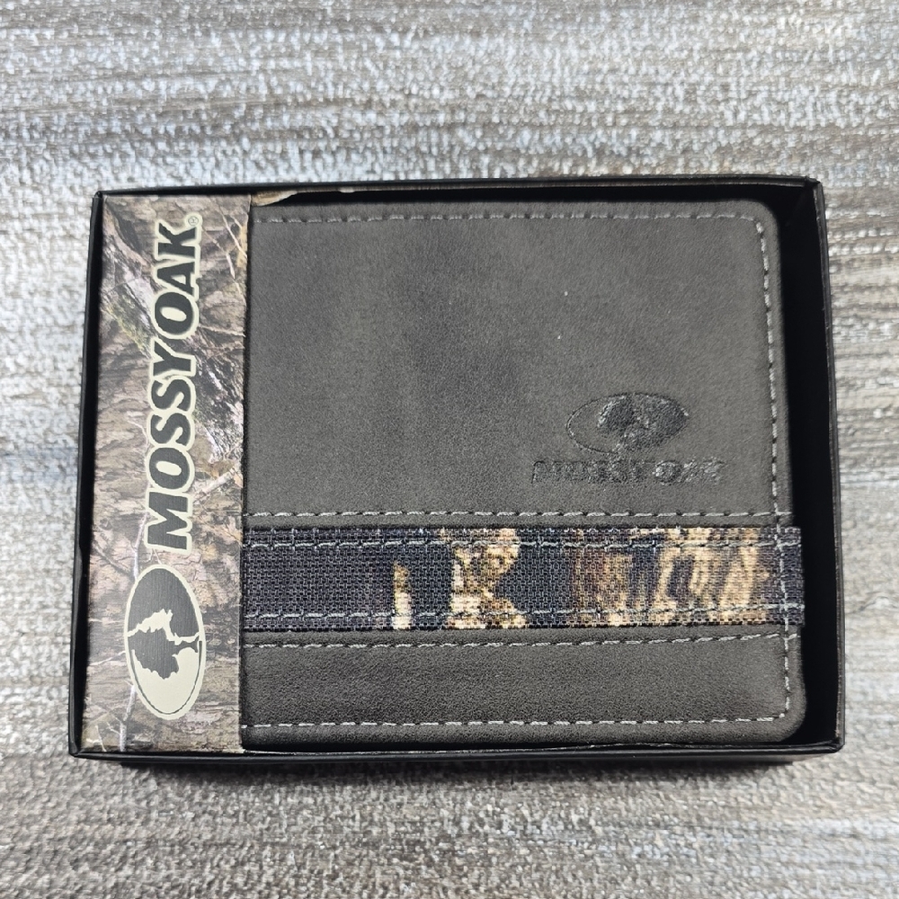 Mossy Oak Gray Bi‑Fold Wallet – Camo Stripe